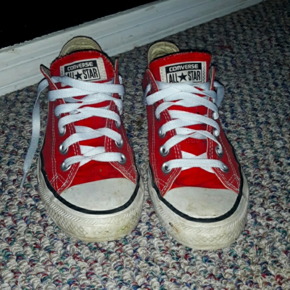 Below ankle converse shoes